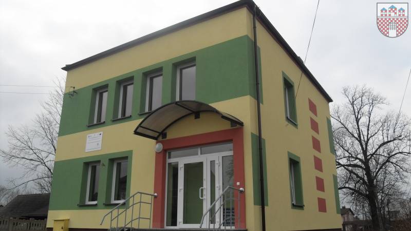 :  Na fot. W ramach zadania wykonano prace termomodernizacyjne. Nowy wygląd budynku poczyniły się do poprawy wizerunku wsi Kotowice.